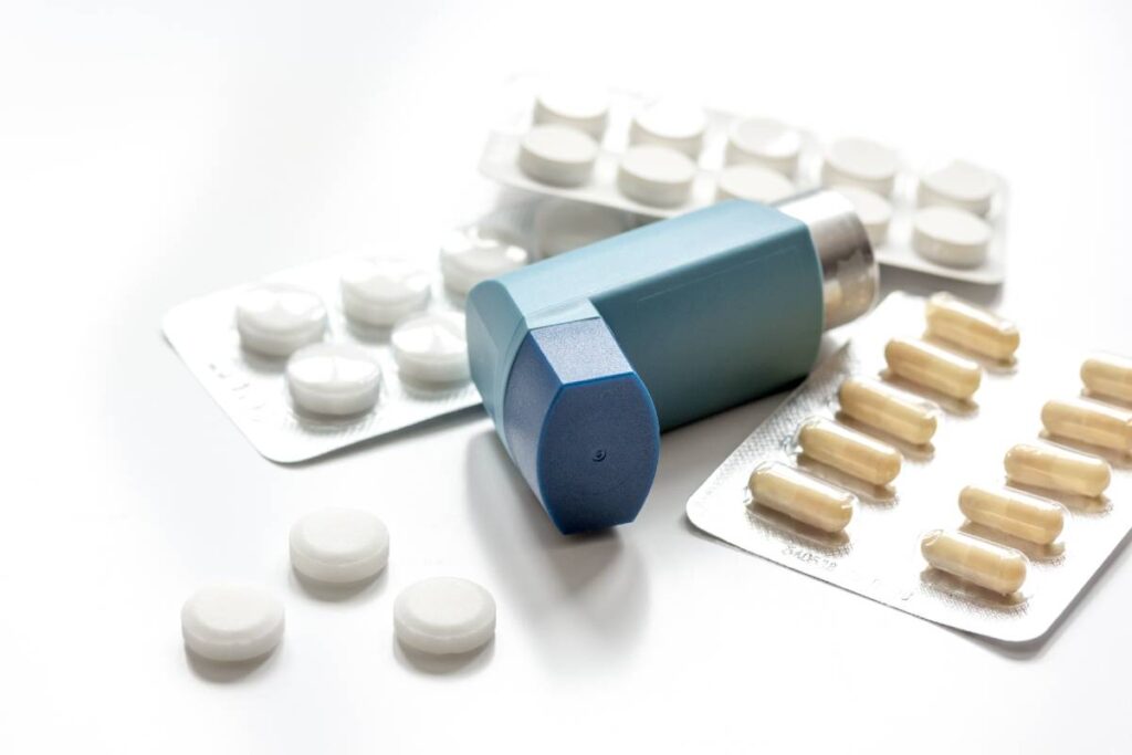 Inhaler mit Tabletten in Blisterpackungen