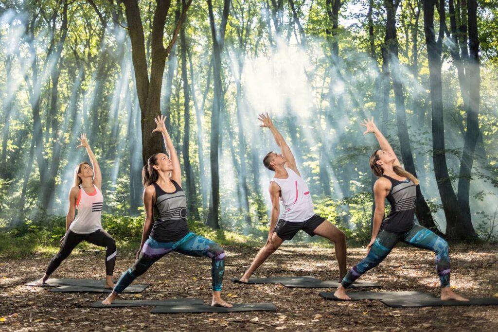 Gruppe Yoga Wald