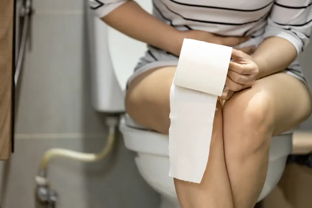 Frau Toilette Toilettenpapier