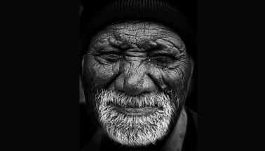 Porträtaufnahme schwarzweiß alter Mann