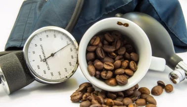 Kaffee Blutdruck Nebeneinander