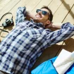 Mann Entspannt Sonne