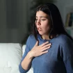 Junge Frau Asthma