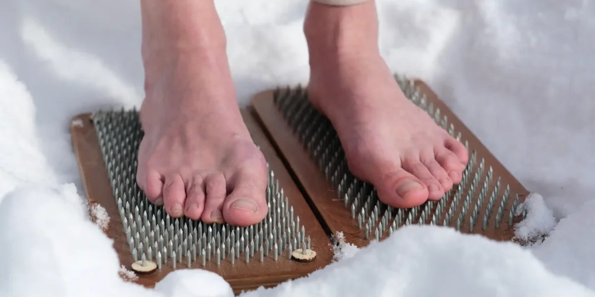 Nackte Füße Schnee