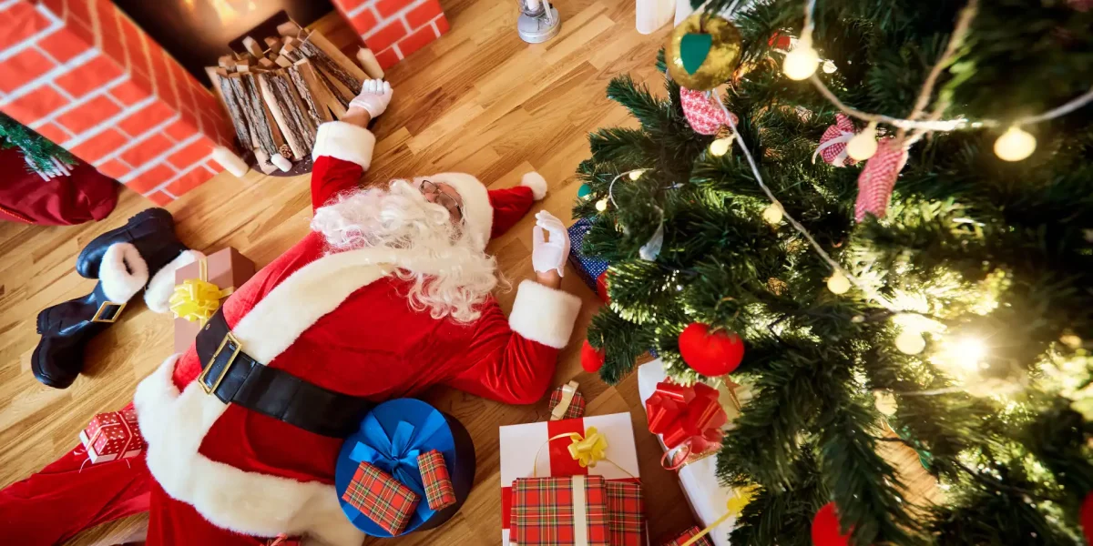Nikolaus Weihnachtsbaum Ohnmächtig