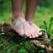 Mann Barfuss Wald