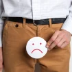 Trauriger Smiley Schritt