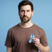 Mann mit Schleife zum Prostatakrebs