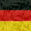 Deutschlandflagge mit eingeblendetem Cannabis